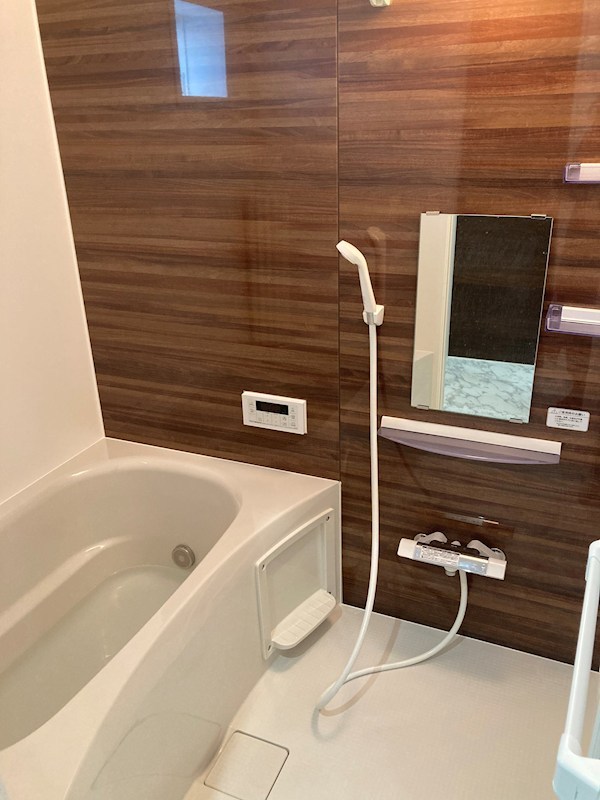 バス・シャワールーム　追い炊き可能バス