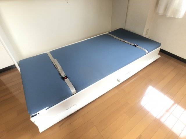 その他　折り畳みベッドです。使わない場合は収納しておけます。※写真は