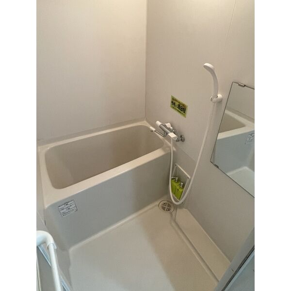 バス・シャワールーム　お風呂です