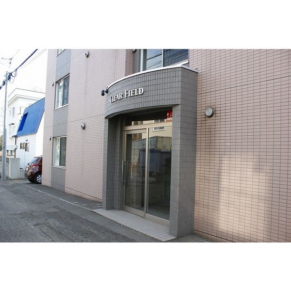 エントランス　落ち着いたエントランスです