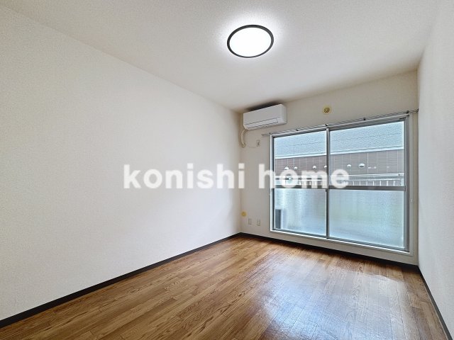 居室・リビング　※反転タイプ、別部屋写真使用。