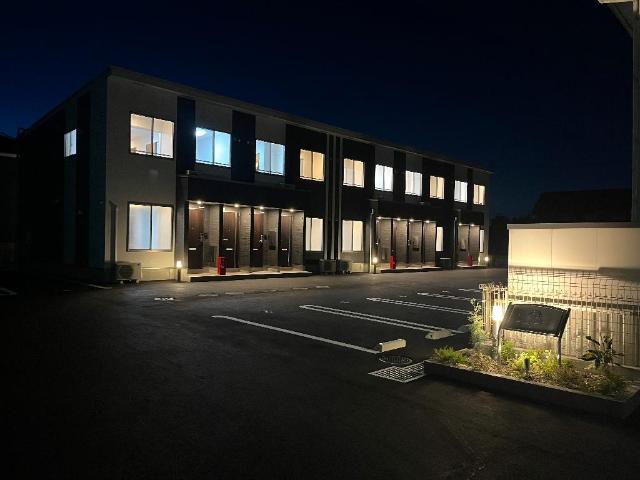 エントランス　外観写真（夜）