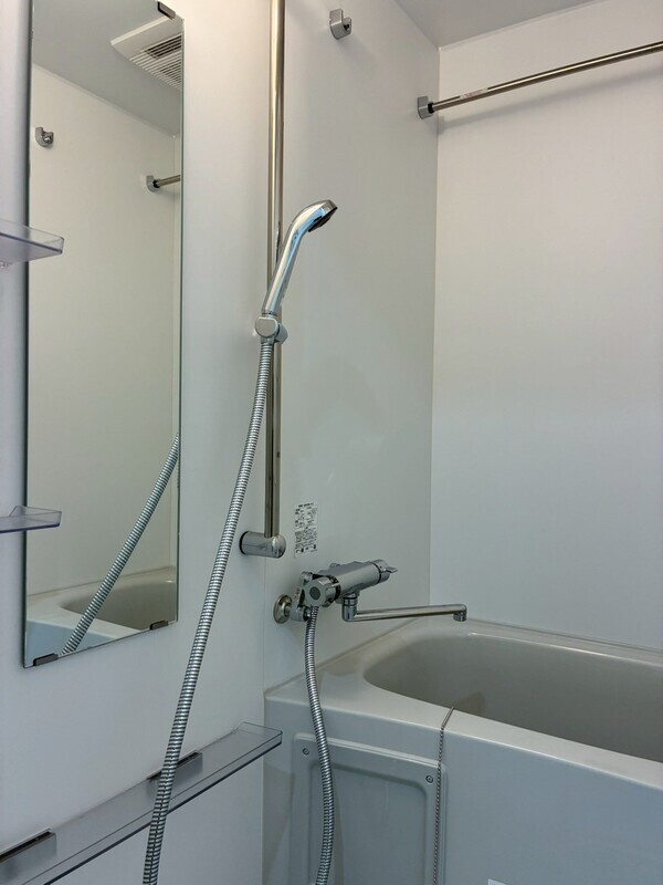 バス・シャワールーム　雨の日でも安心の浴室乾燥機付きです♪