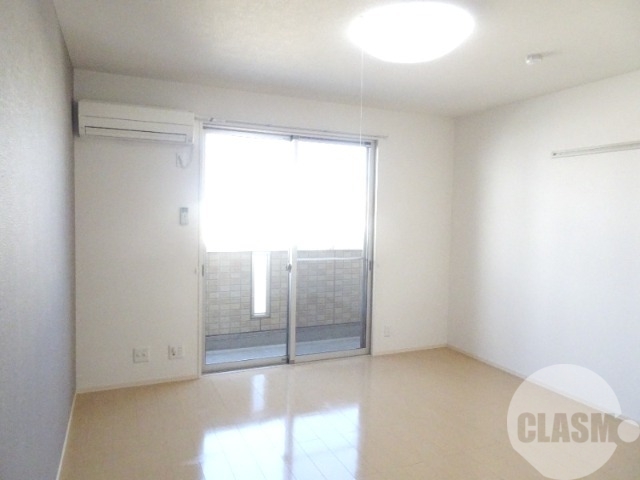 居室・リビング　明るいお部屋です♪