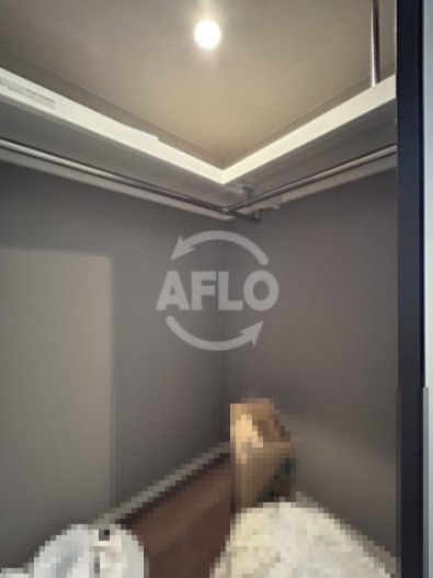 収納　ファーストフィオーレ江坂垂水町　ウォークインクローゼット