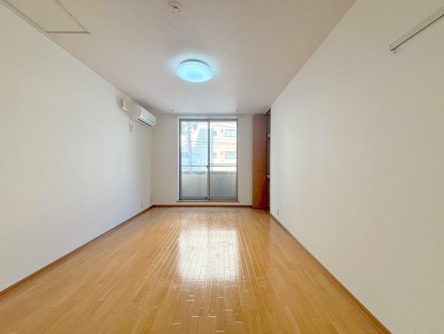 居室・リビング　★洋室８．６帖★