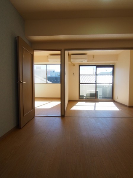 居室・リビング　※別部屋