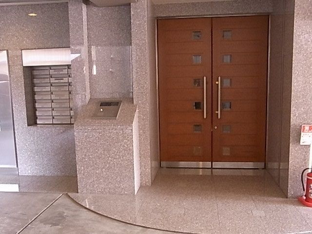 エントランス　★お問い合わせはタウンハウジングまで★