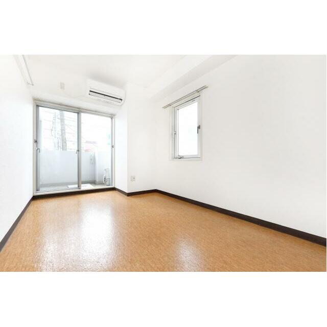 居室・リビング　反転タイプ参考写真