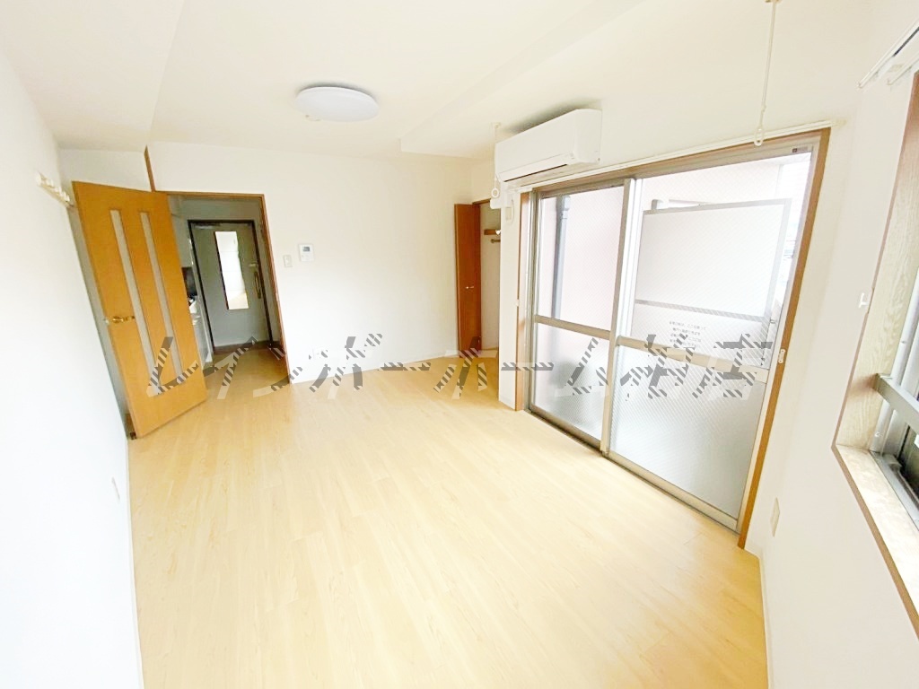 その他部屋・スペース　こちらのリビングで趣味の時間をお楽しみください