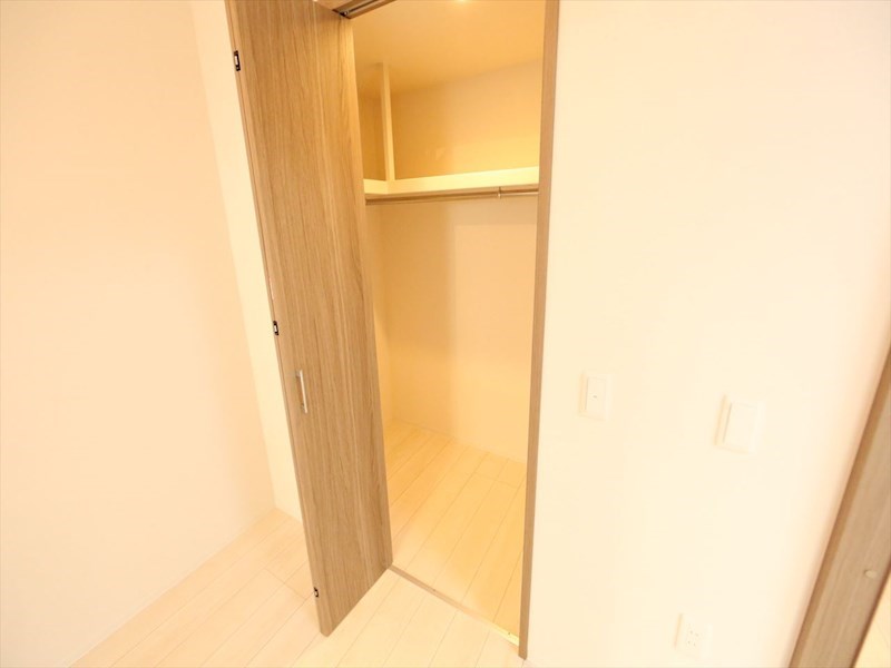 収納　ウォークインクローゼット（収納充実してます）