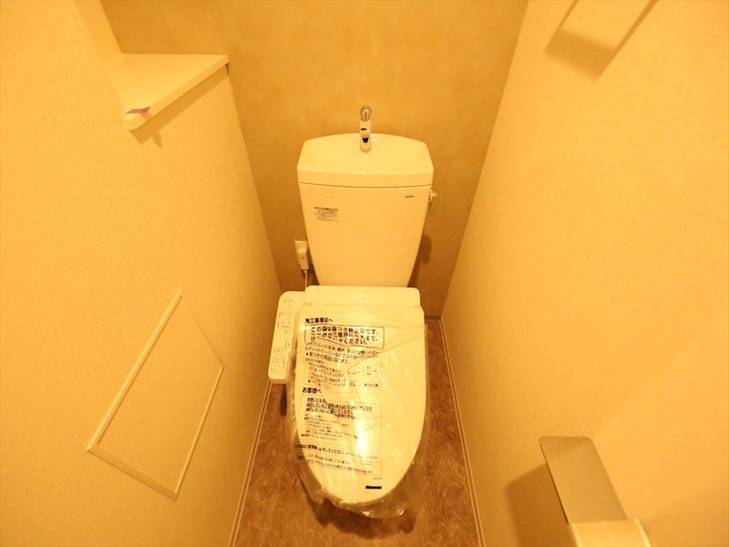 トイレ　温水洗浄暖房便座付トイレ