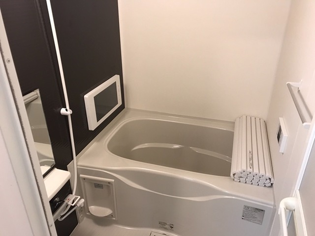 バス・シャワールーム　浴室ＴＶ付きです。