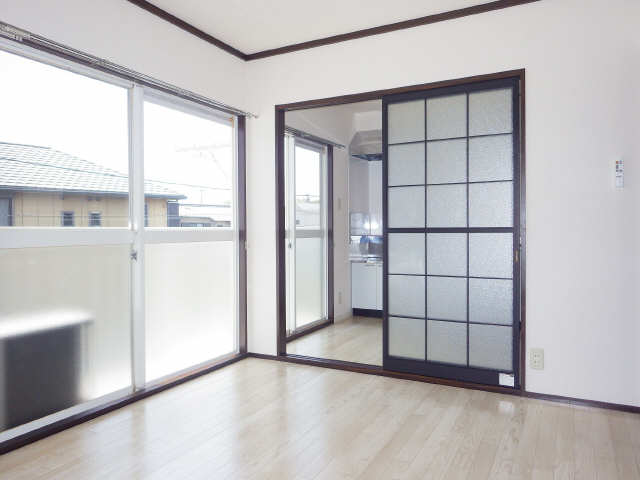 居室・リビング　南洋室