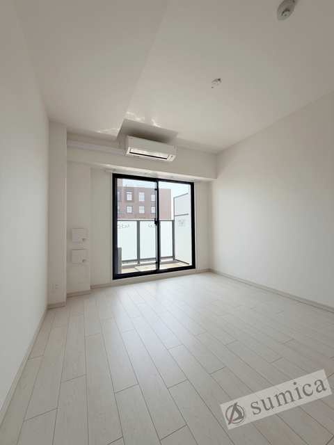 バルコニー　ワンちゃん猫ちゃんも嬉しい明るいお部屋です