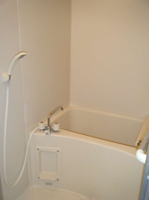 バス・シャワールーム　別号室の参考写真