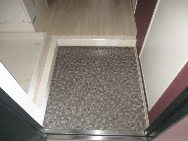 玄関　現況優先