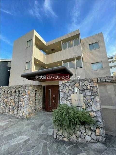 建物外観　エントランス