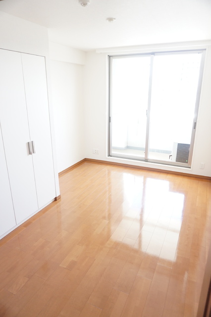 居室・リビング　※同タイプ参考写真（床・建具の色が異なる場合があります）