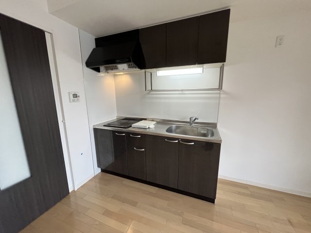 キッチン　壁付けキッチンでスペースを最大限有効活用できます！