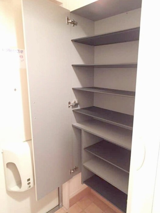 収納　シューズボックス