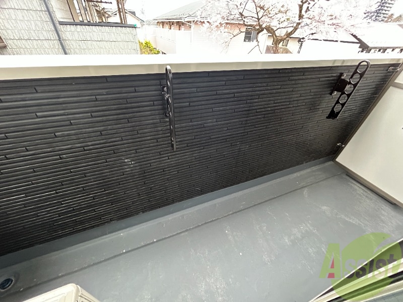 バルコニー　ベランダも広くて良いですね。洗濯物が沢山干せます。