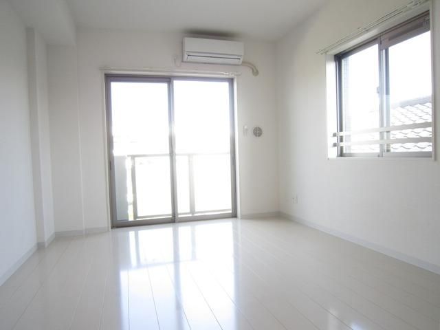 居室・リビング　フローリング★