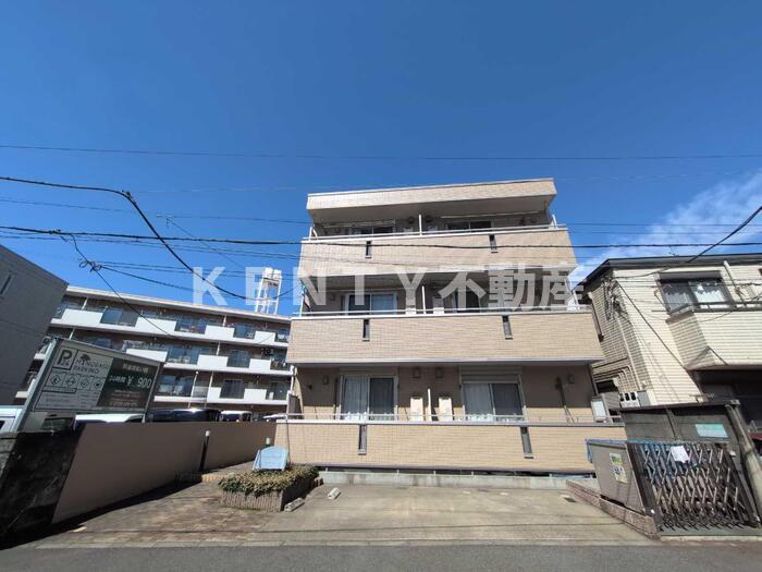建物外観　外観は落ち着いています