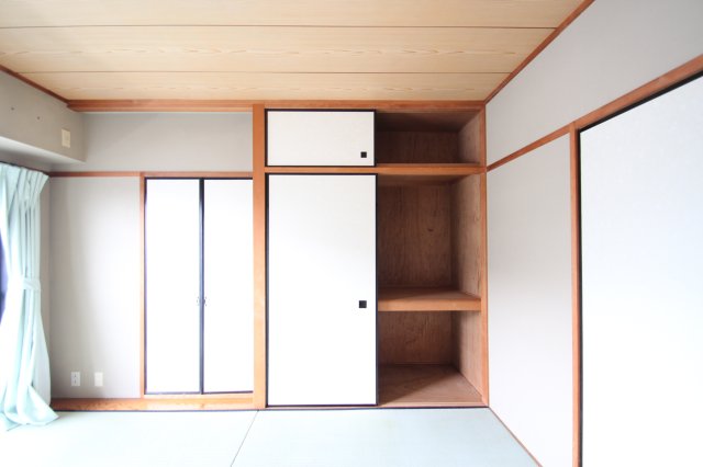 収納　※同建物ほかのお部屋の写真です。