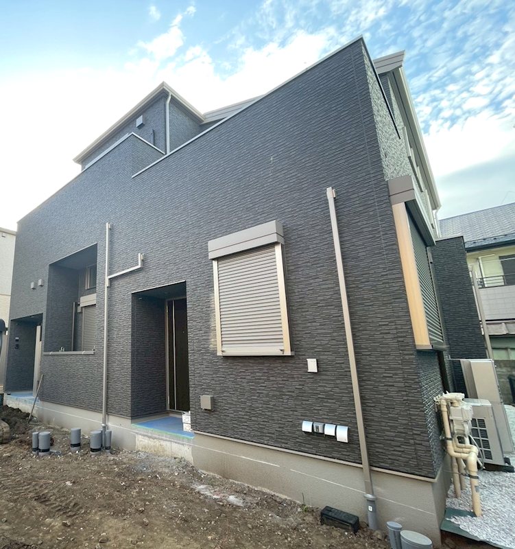 建物外観　建築中の写真