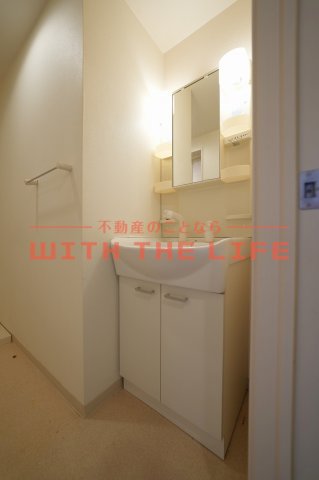 洗面設備　使いやすい独立洗面台です