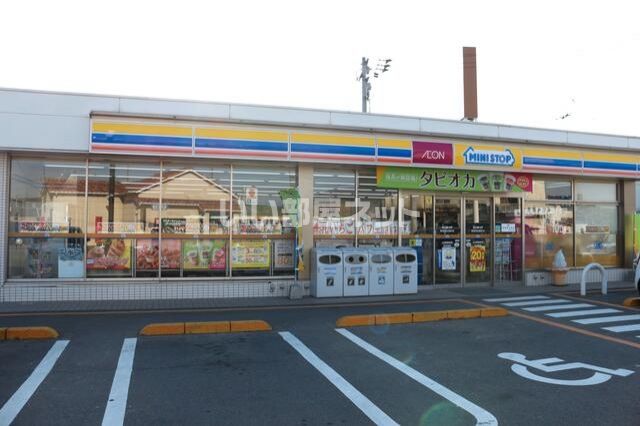 コンビニ　ミニストップ新居浜松原町店（コンビニ）まで689m