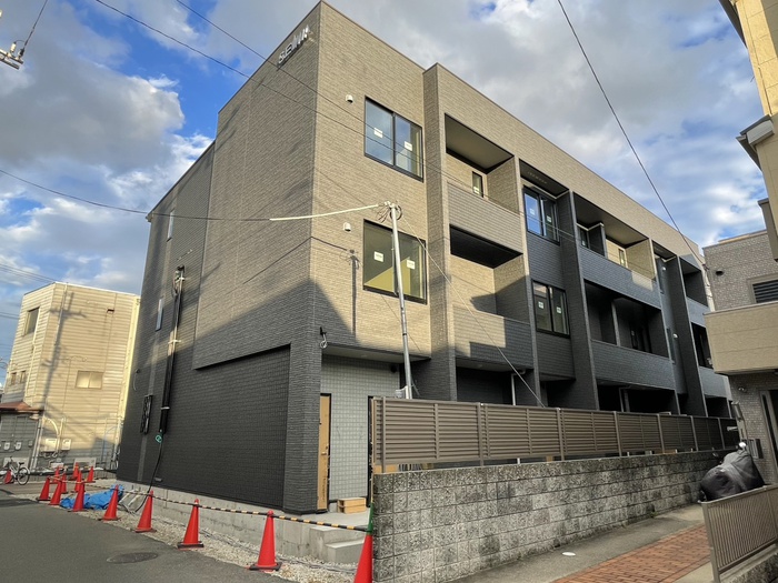 建物外観　建築中