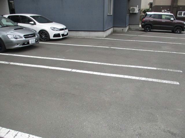 駐車場　駐車場