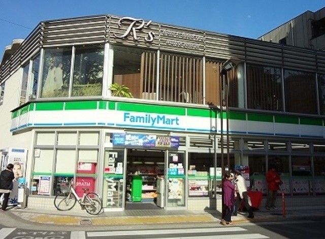 コンビニ　ファミリーマート中延二丁目店（コンビニ）まで546m