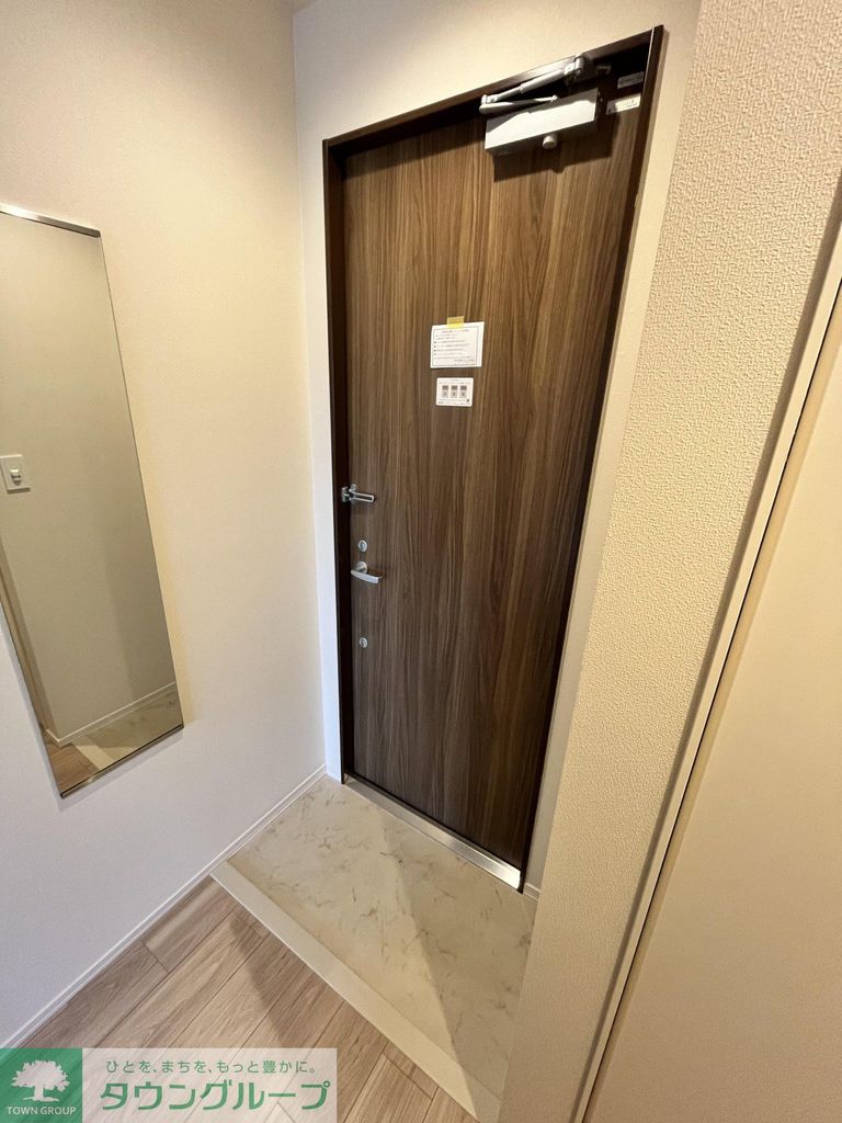 玄関　★同物件別号室参考写真★