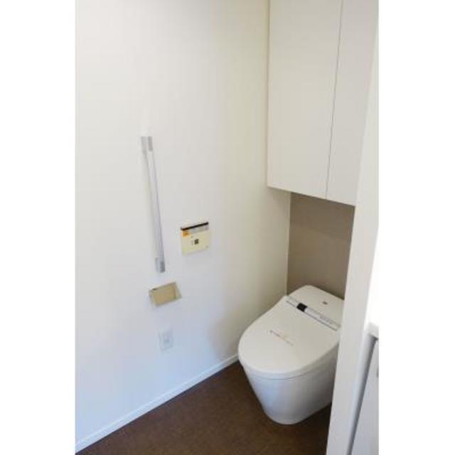 トイレ　※写真は同タイプ住戸です。