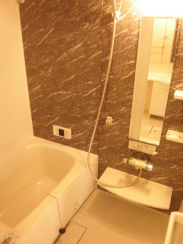 バス・シャワールーム　図面と現状に相違がある場合には現状を優先