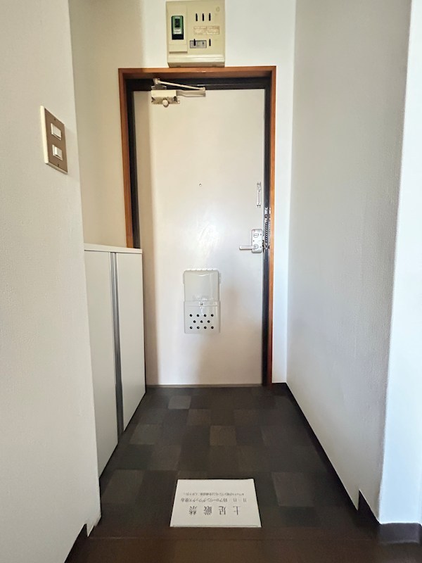 玄関　以下別号室参考写真