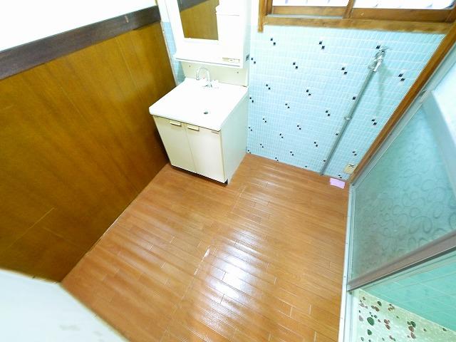 居室・リビング　フローリングだけでなく、和室もあります