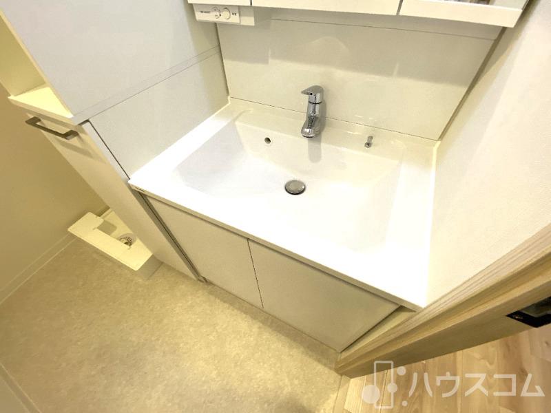 洗面設備　独立洗面台で朝の身だしなみもバッチリ♪
