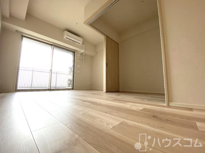 居室・リビング　白を基調にした明るいお部屋です。