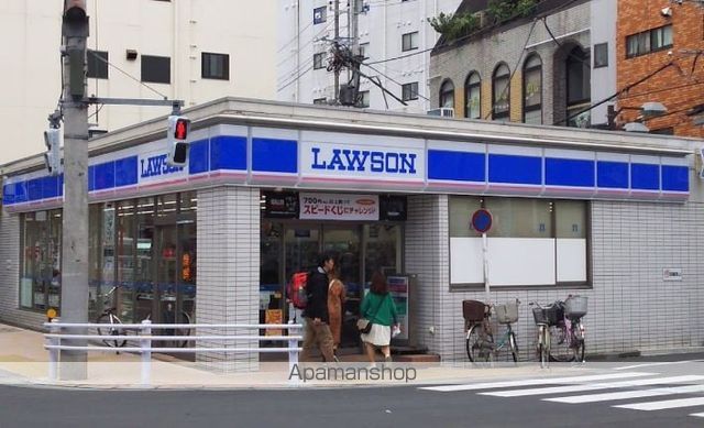 コンビニ　ローソン（コンビニ）まで822m