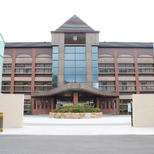 大学・短大　岡山商科大学　入試課（大学・短大）まで906m