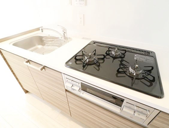 キッチン　★3口コンロ、グリル付きシステムキッチン★