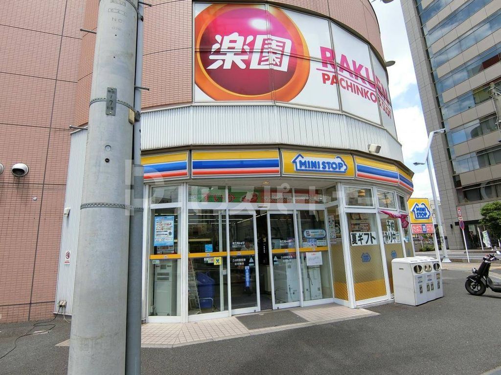 コンビニ　ミニストップ南越谷ラクーン店（コンビニ）まで530m