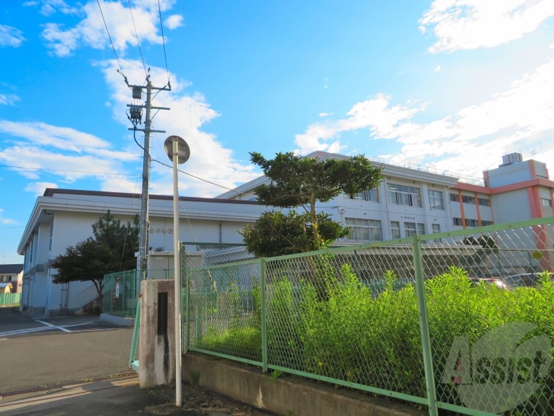 小学校　仙台市立東仙台小学校（小学校）まで626m