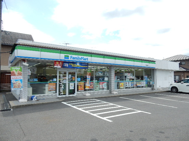 コンビニ　ファミリーマート　長尾店（コンビニ）まで1200m