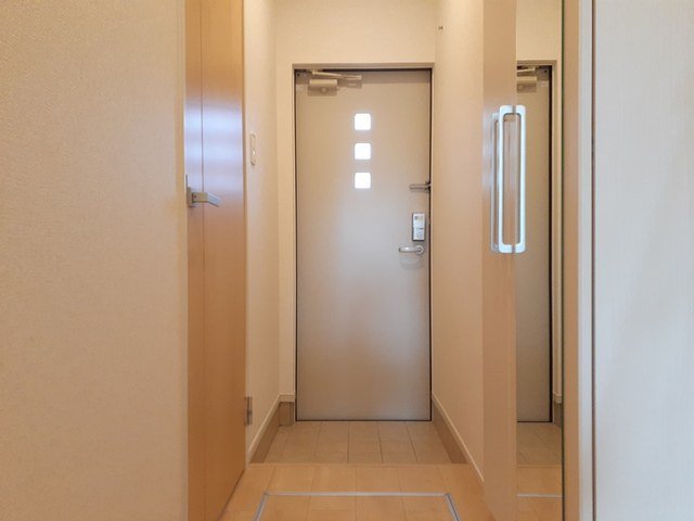 玄関　明るい玄関です
