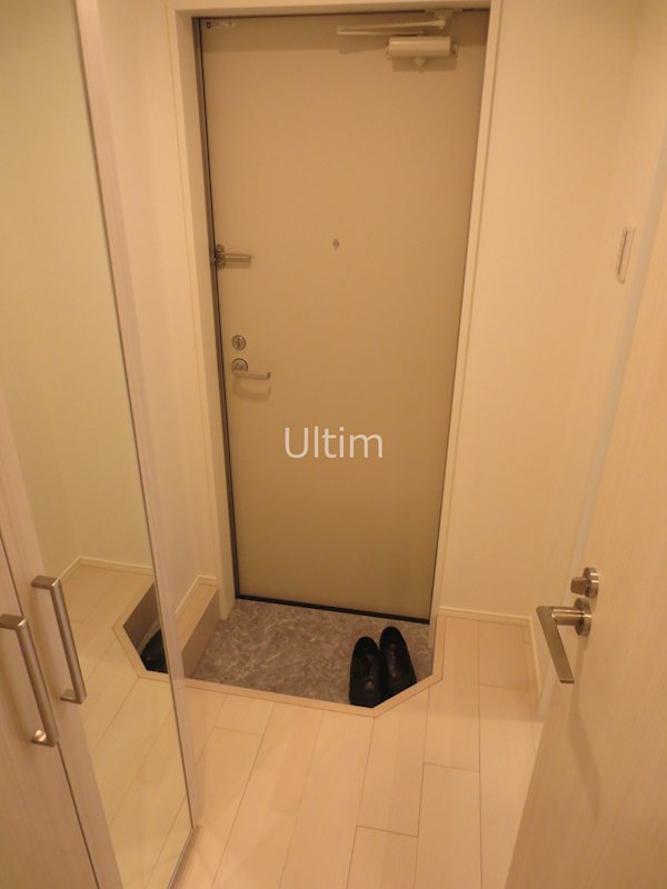 玄関　全て違うお部屋（同じ間取り）の写真です